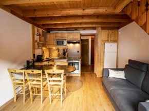 Duplex 3 pièces pour 6 pers, proche des remontées, balcon exposé sud, parking, wifi inclus - FR-1-676-80